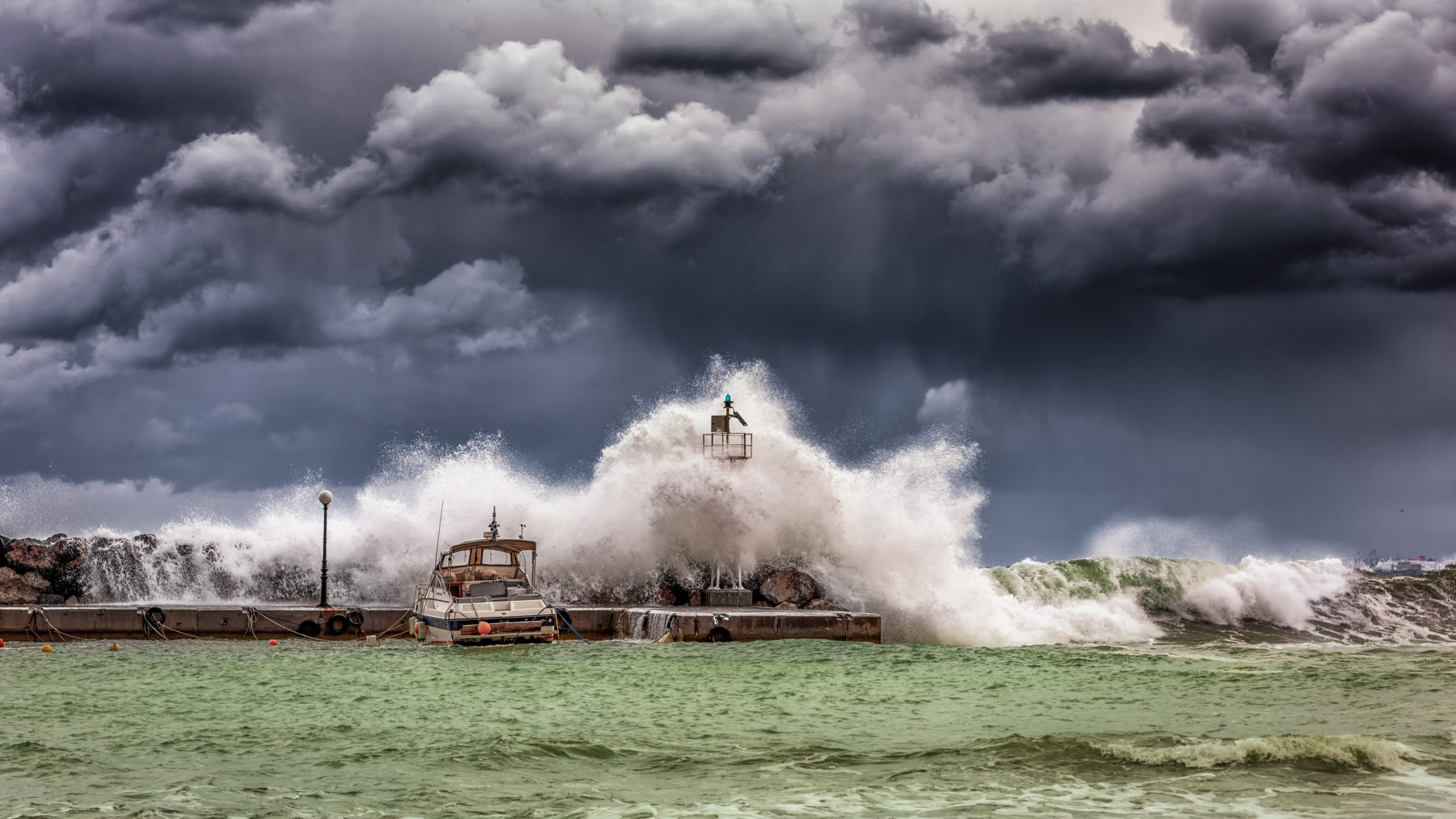storm wave